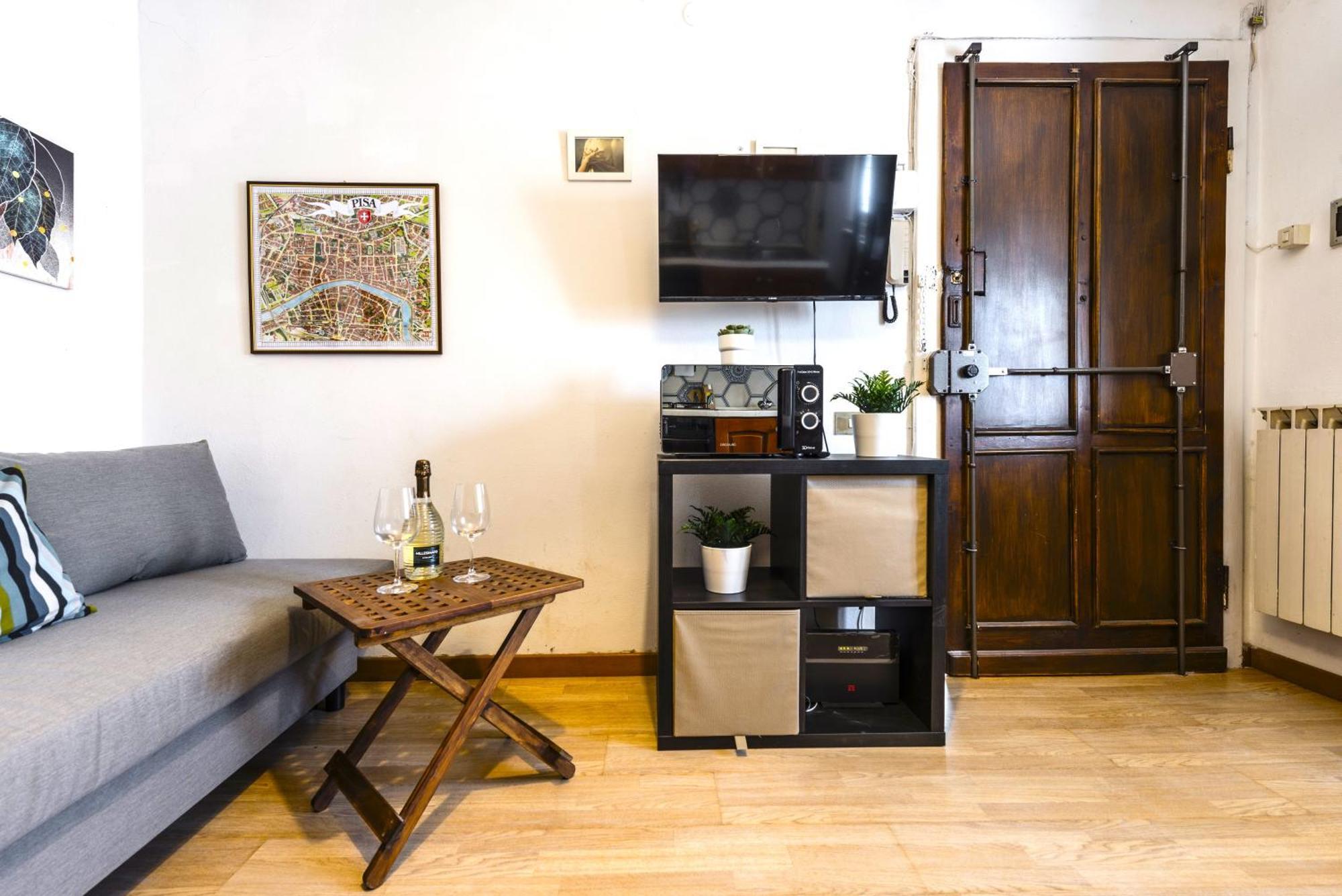 Hostly - La Spina Apartment *