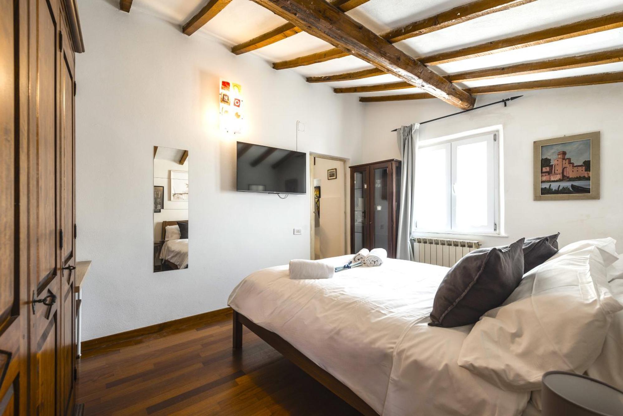 Hostly - La Spina Apartment